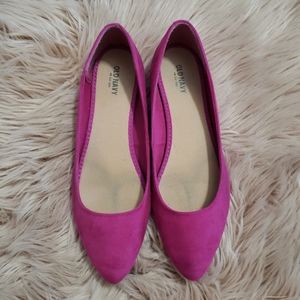 Old Navy magenta faux suede flat size 10